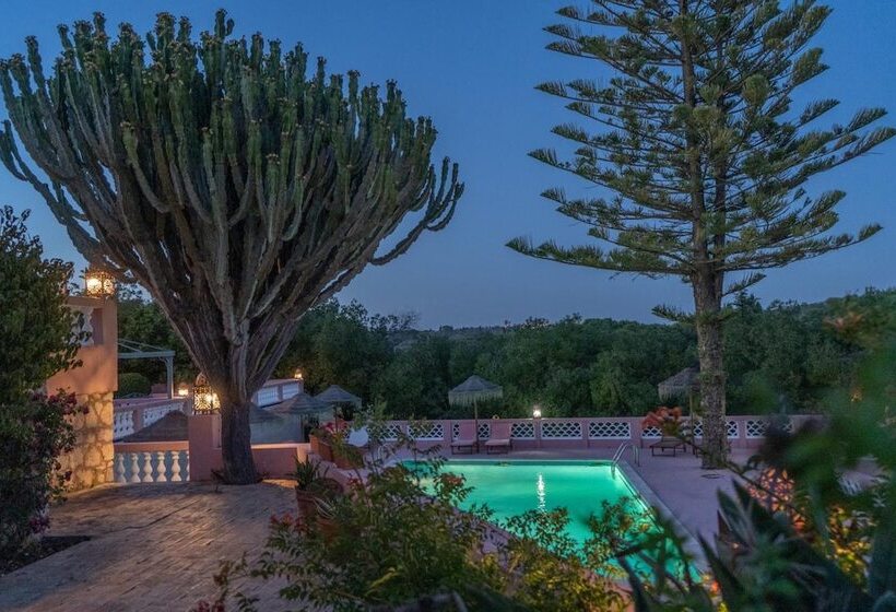 Отель Inn Seventies Cheap And Chic