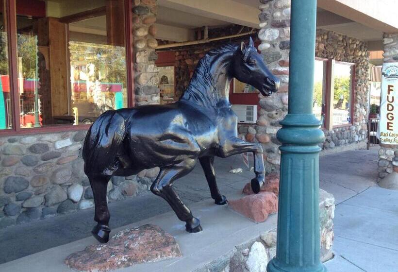 בית מלון כפרי Iron Horse Inn