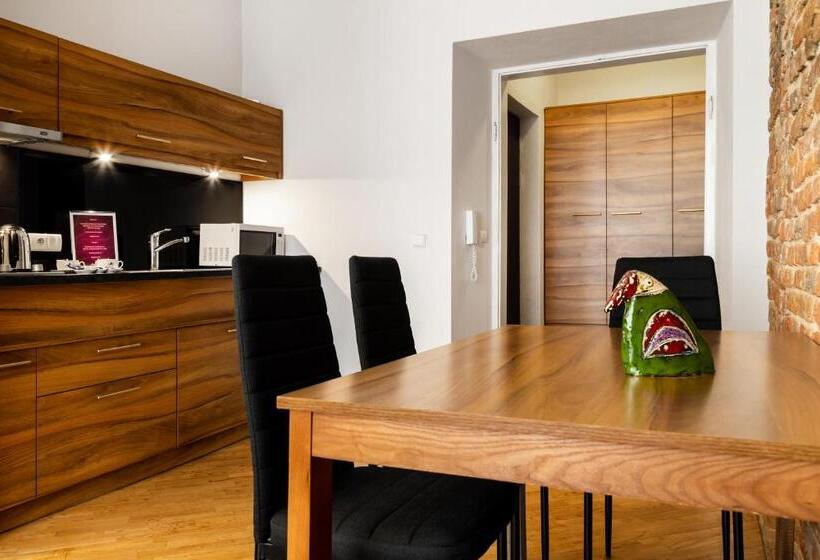 هتل Krakow For You Main Square Apartments
