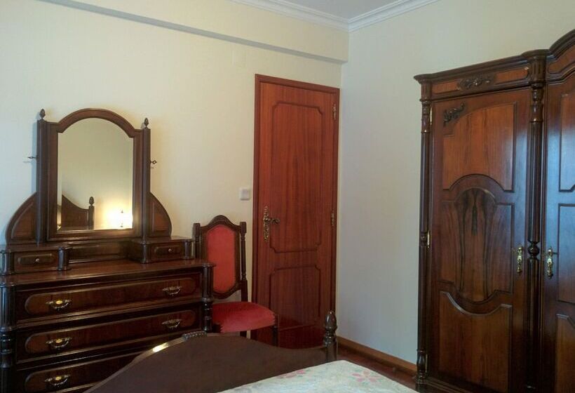 Отель Lá Em Cima