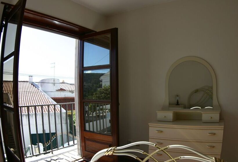 Отель Lá Em Cima