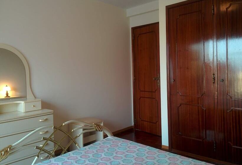 Отель Lá Em Cima