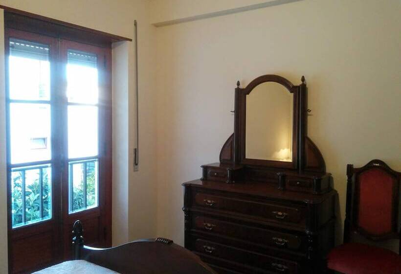 Отель Lá Em Cima