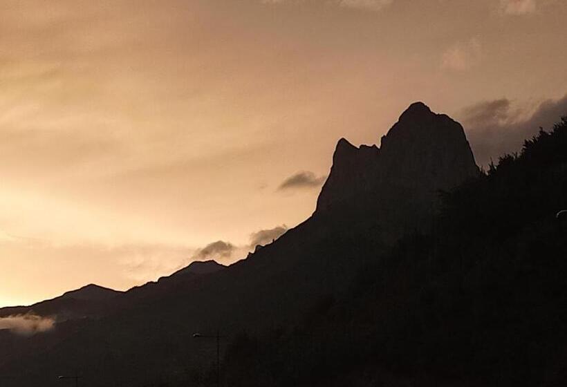 Отель La Casueña