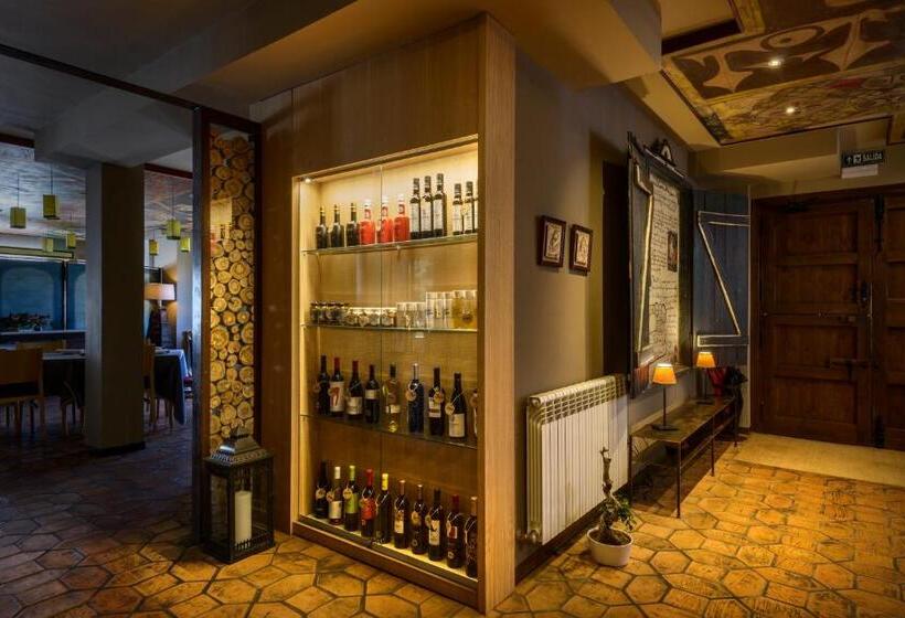 Отель La Casueña