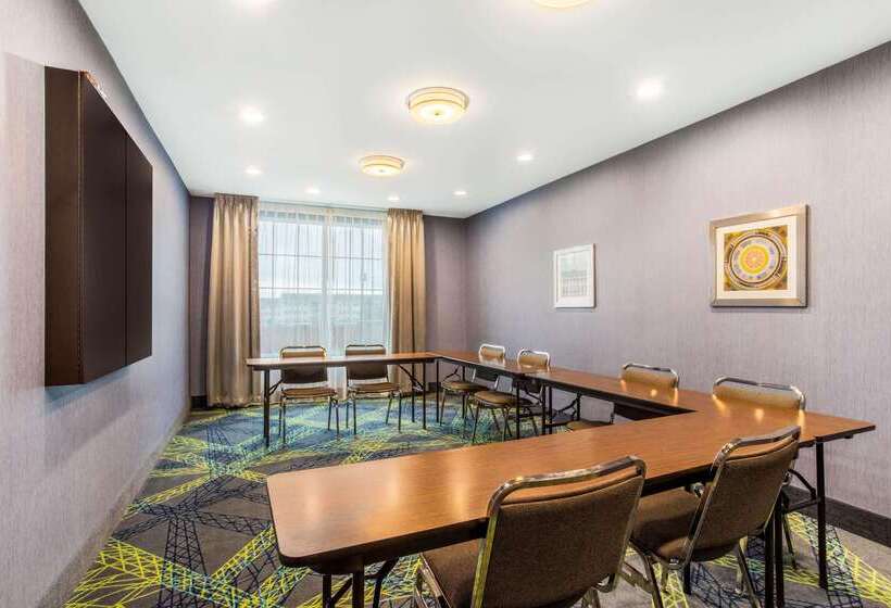 Отель La Quinta By Wyndham Cullman