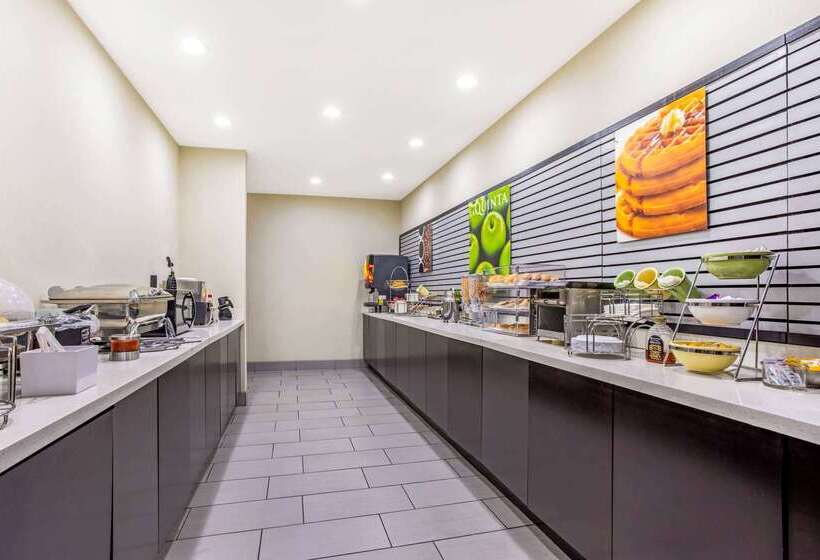 Отель La Quinta By Wyndham Cullman