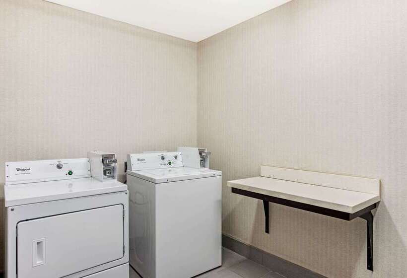 Отель La Quinta By Wyndham Cullman