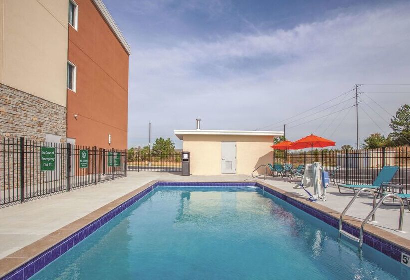 Отель La Quinta By Wyndham Cullman