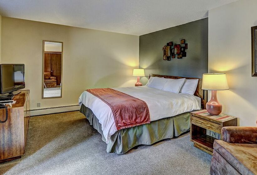 فندق Lake Forest Resort