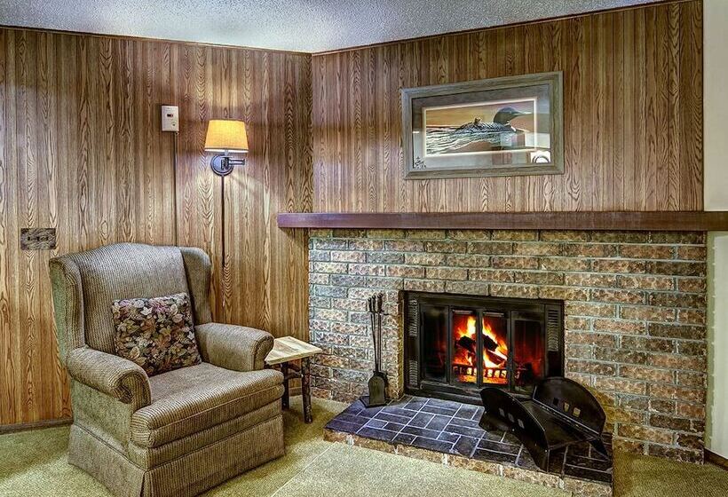 فندق Lake Forest Resort