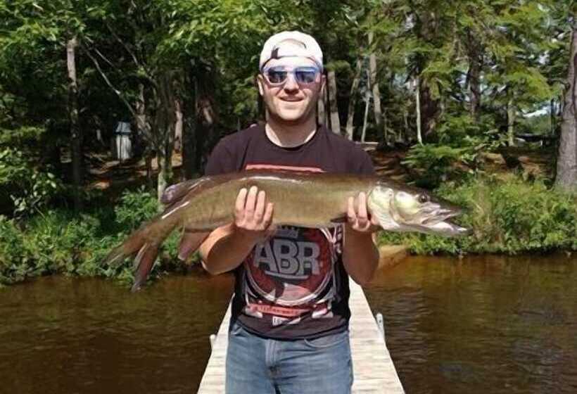 فندق Lake Forest Resort