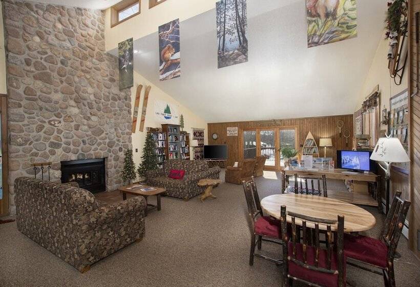 فندق Lake Forest Resort