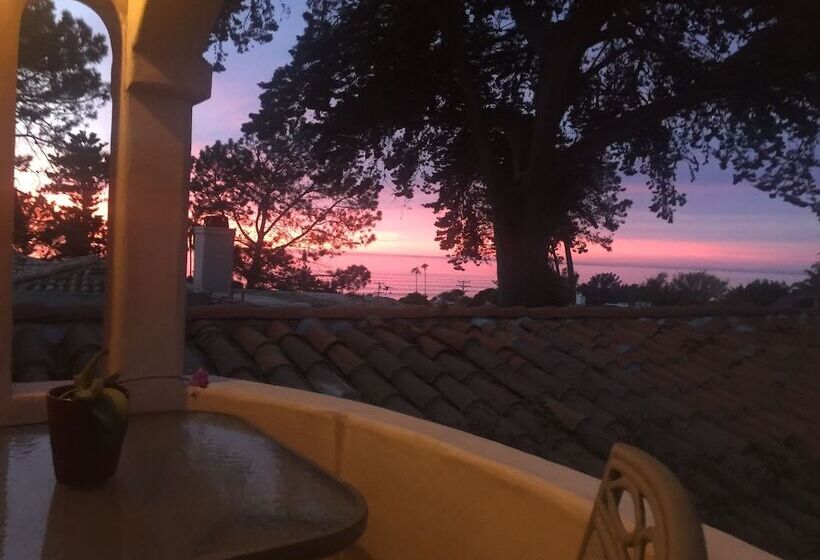 בית מלון כפרי Les Artistes Inn