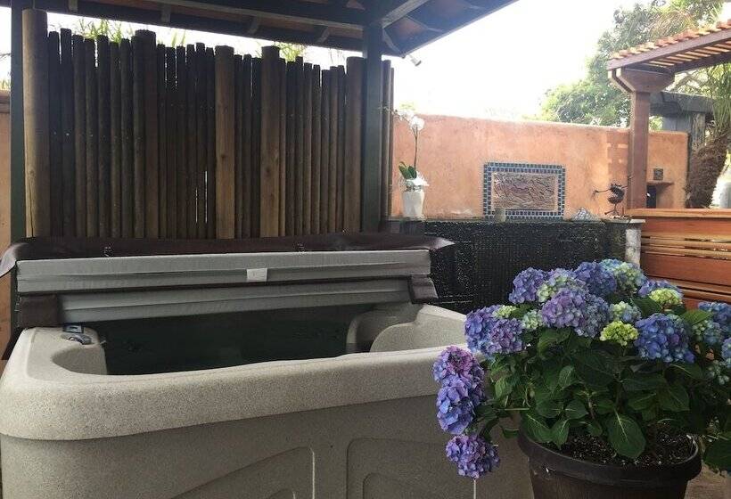 בית מלון כפרי Les Artistes Inn