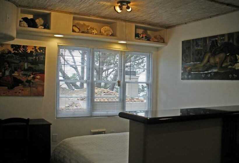 בית מלון כפרי Les Artistes Inn