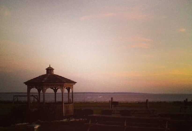 בית מלון כפרי Mariner's Point Resort