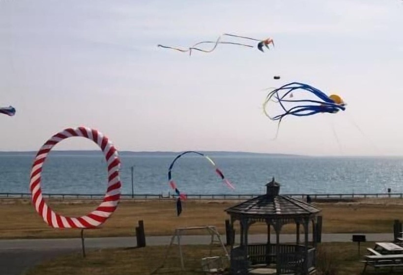 בית מלון כפרי Mariner's Point Resort