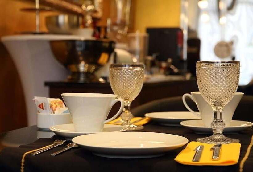 Отель Mestre De Avis