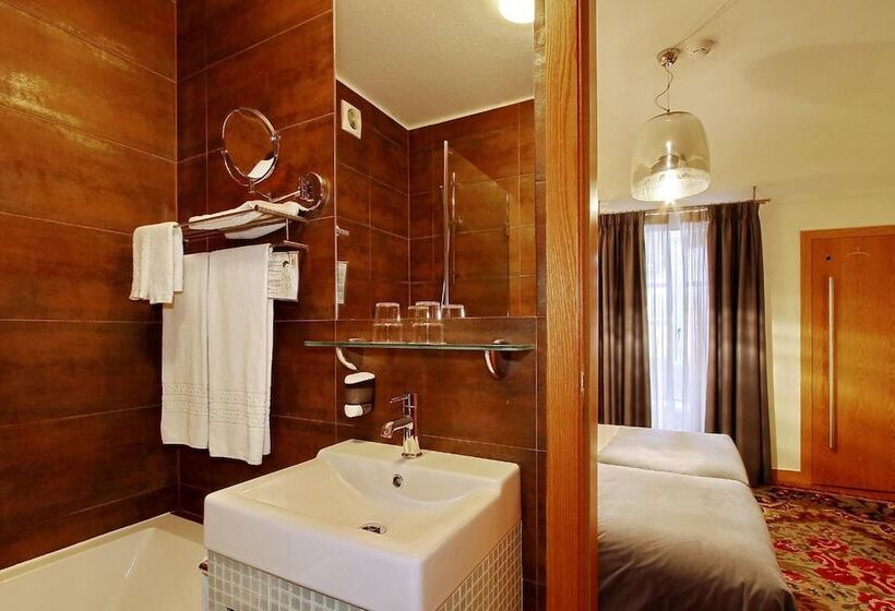 Отель Mestre De Avis