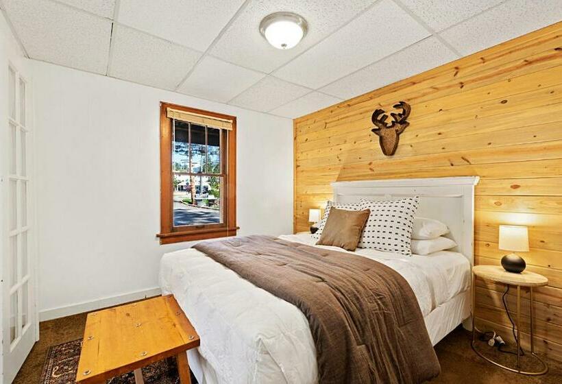 בית מלון כפרי Misty Mountain Lodge