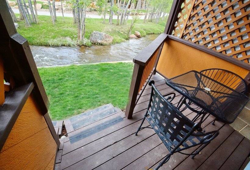 Отель Murphy's River Lodge