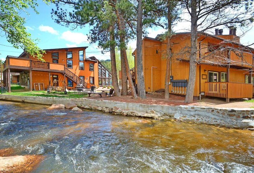 Отель Murphy's River Lodge