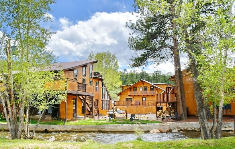 Отель Murphy's River Lodge