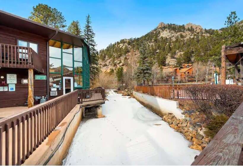 호텔 Nicky's Resort