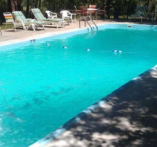 호텔 Nicky's Resort