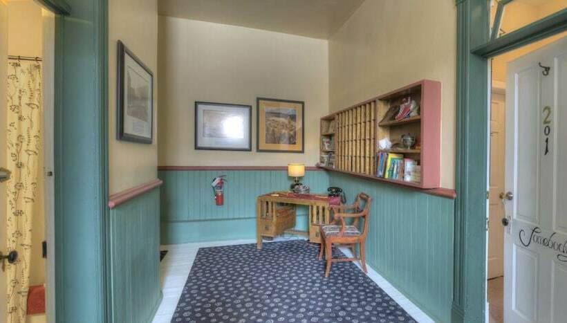 فندق Nobody's Inn