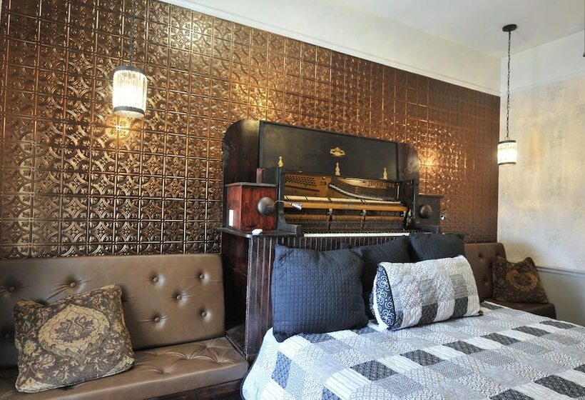 فندق Old Storehouse Inn