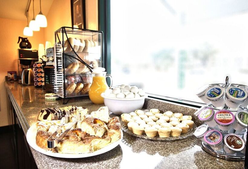 酒店 Peach Tree Inn & Suites