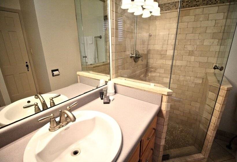 酒店 Peach Tree Inn & Suites