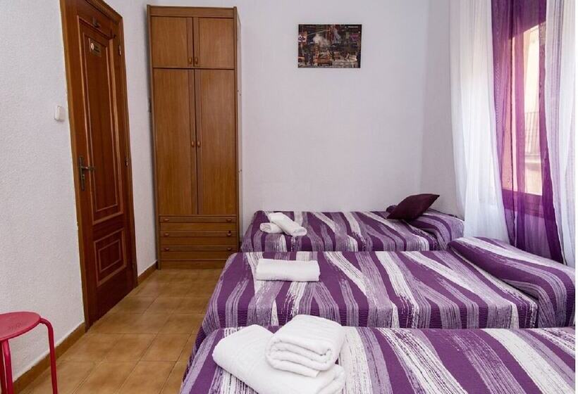 هتل Pension Salamanca