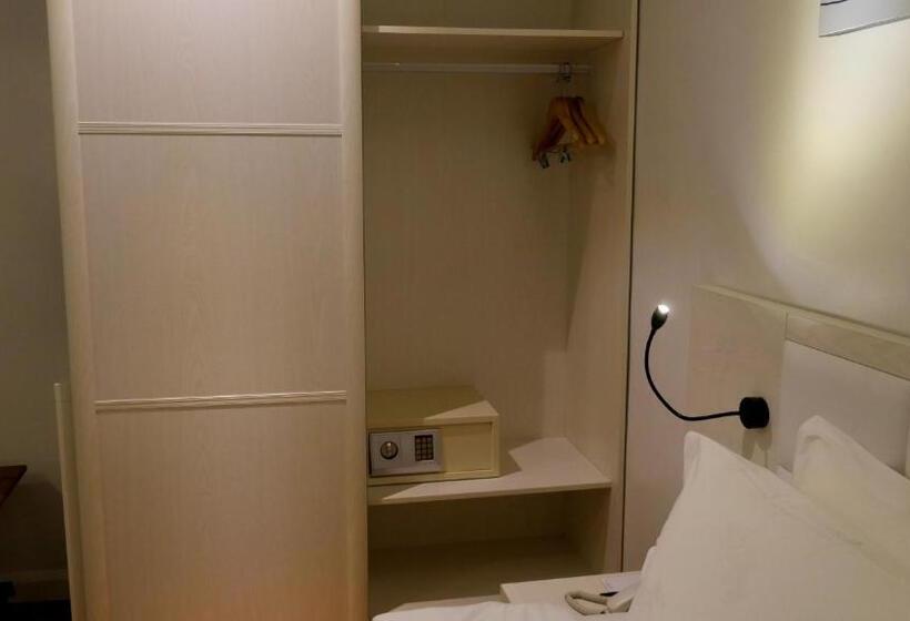 ホテル Pine Garden