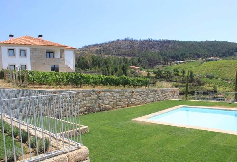 Отель Quinta De Fiães