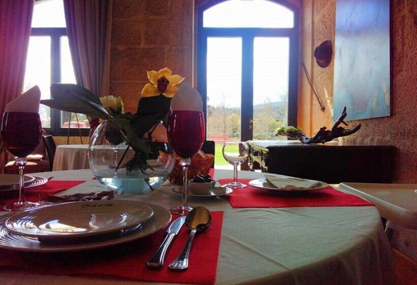Отель Quinta De Fiães