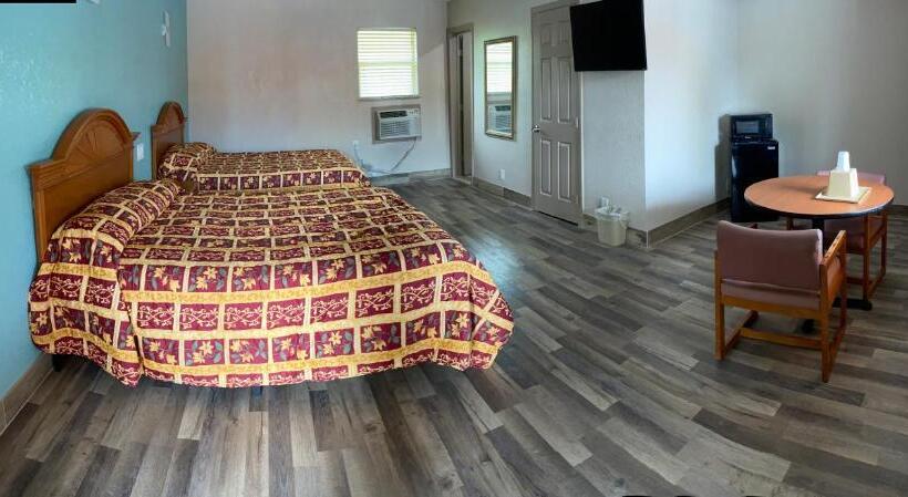 Отель Red Carpet Inn Daytona Beach