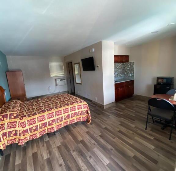 Отель Red Carpet Inn Daytona Beach