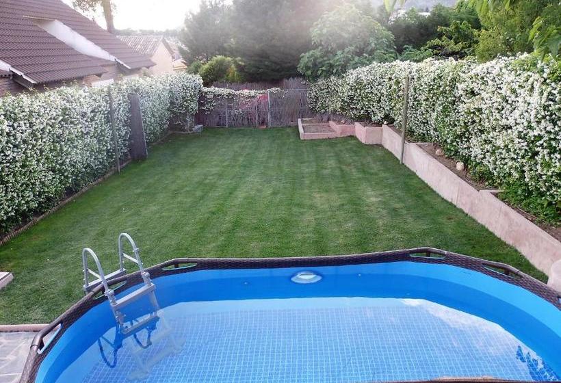 ホテル Centro De Turismo Rural Roqueo De Chavela