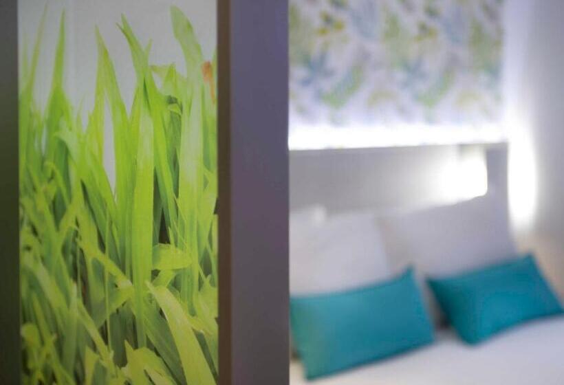 هتل Salamanca Suite Studios