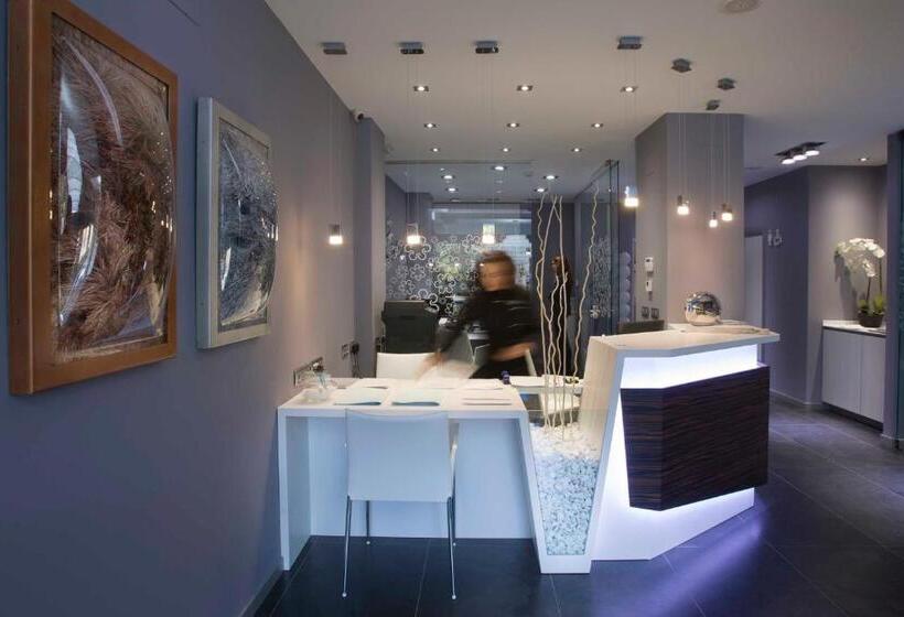 هتل Salamanca Suite Studios