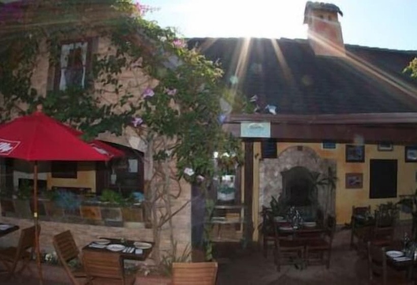 فندق Secret Garden Inn