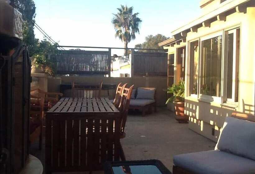 فندق Secret Garden Inn