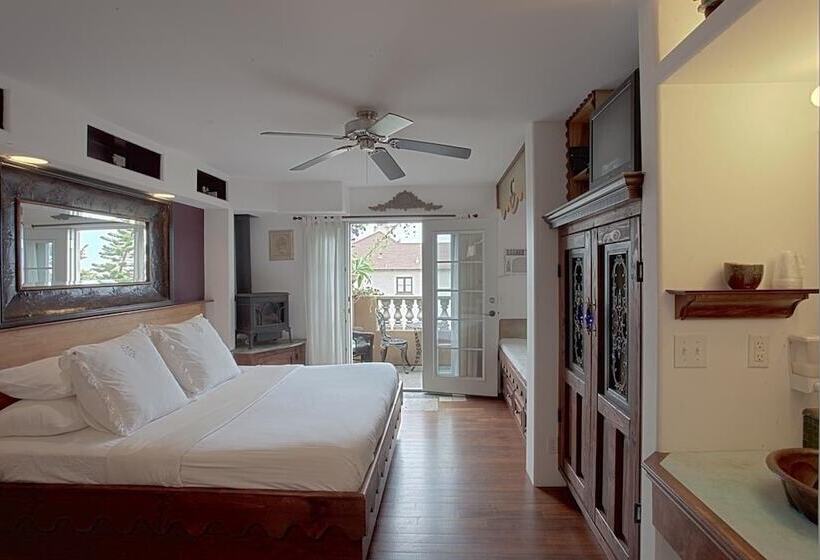 فندق Secret Garden Inn