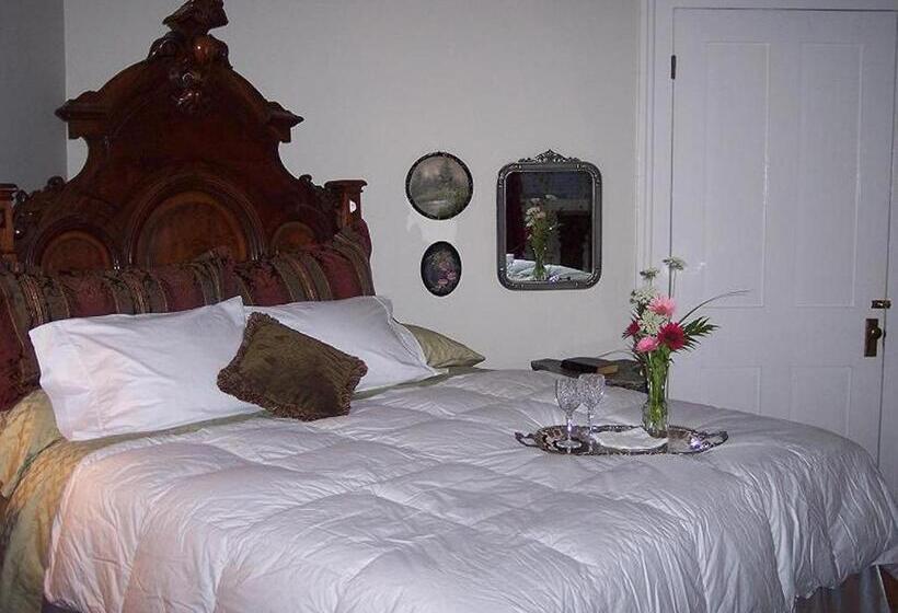 هتل Shadowlawn Bed And Breakfast