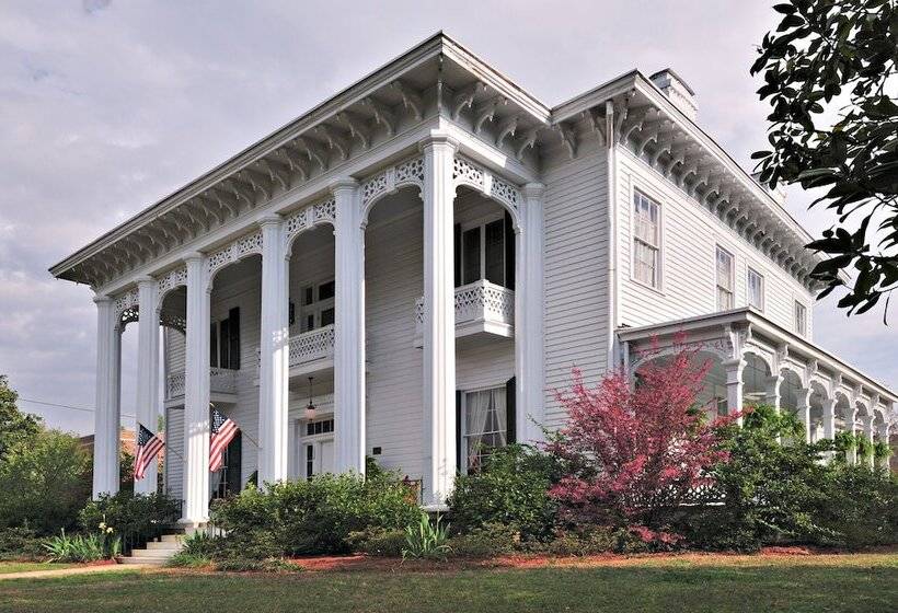 هتل Shadowlawn Bed And Breakfast