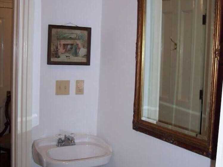 هتل Shadowlawn Bed And Breakfast