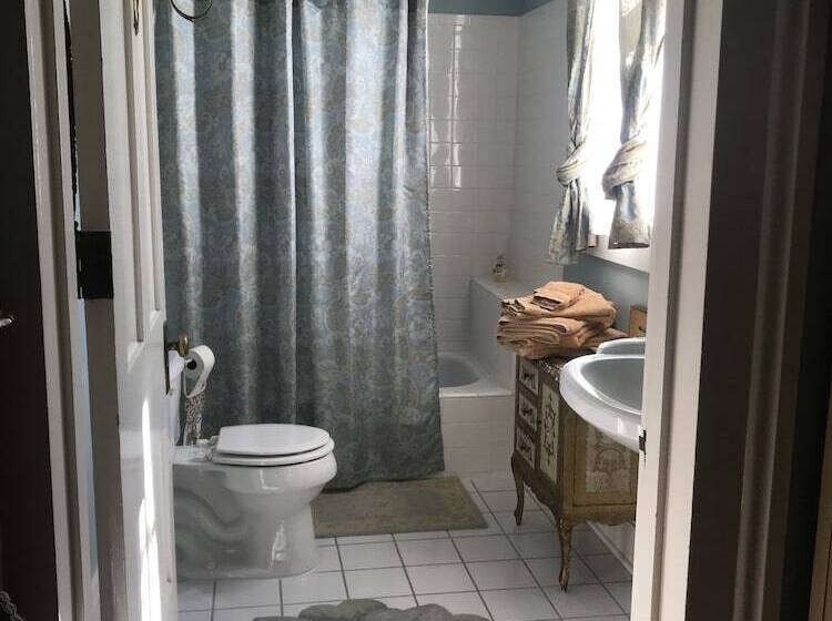 هتل Shadowlawn Bed And Breakfast